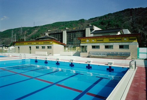 安曇野市　明南小学校・明科中学校　プール【体育施設】